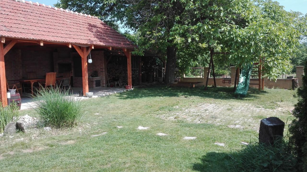 Penzion U Reky Vojkovice  Exterior foto